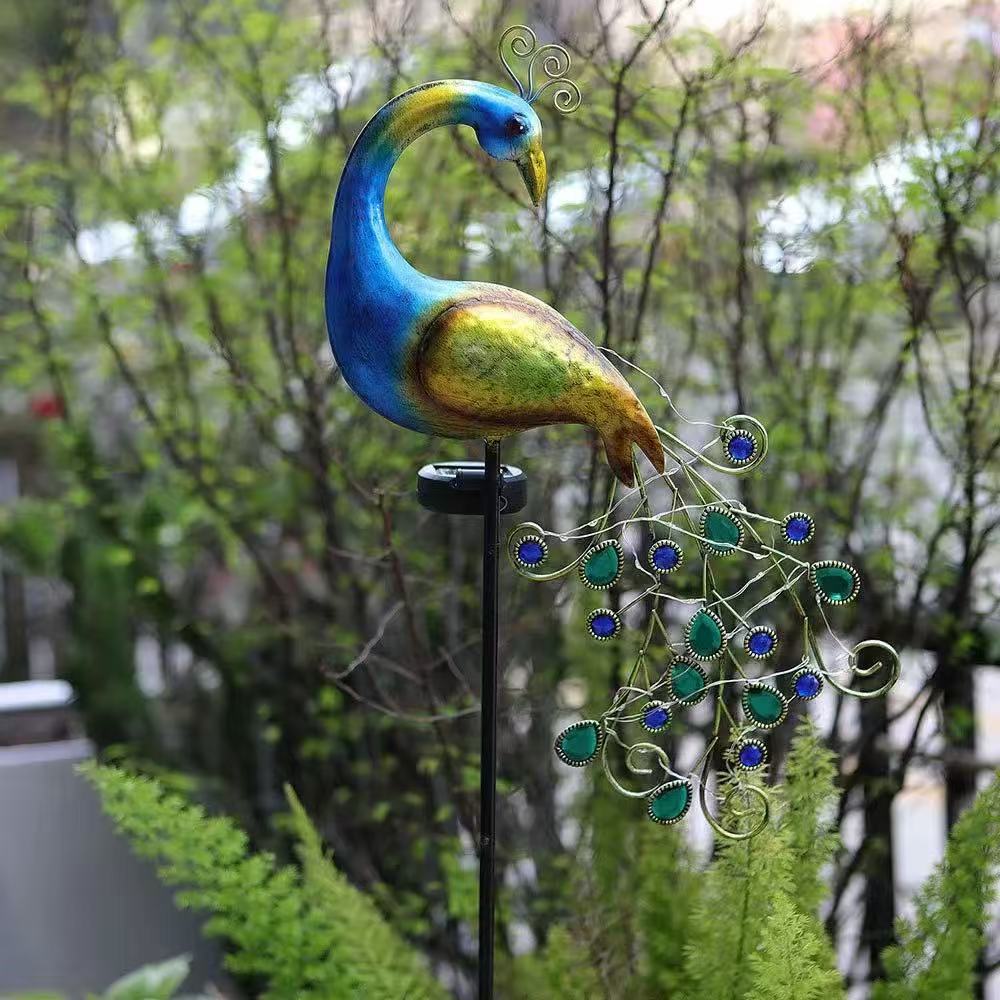Lampada Solare a Forma di Pavo - Outdoor Lighting Yard Stakes recensione e prezzo