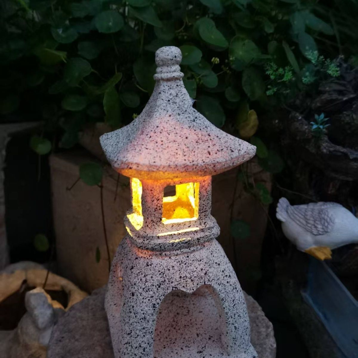Lanterna Solare da Giardino a  - Outdoor Zen Lighting recensione e prezzo